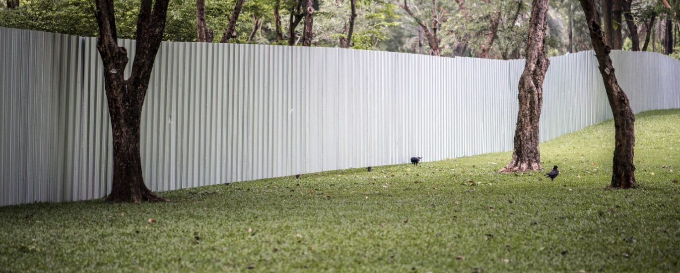 solid site fencing